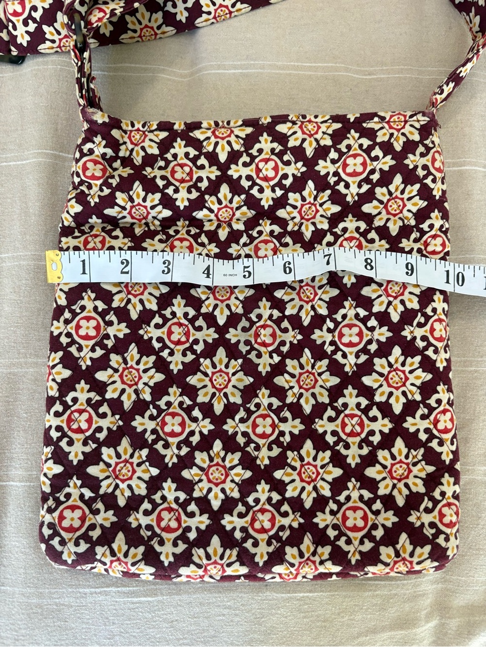 Vera Bradley Hipster crossbody bag 2006 "Medallion" pattern, quilted burgundy - Picture 4 of 9
